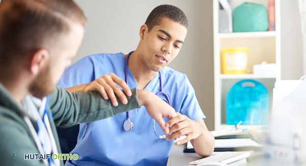 هل تسبب الهرمونات نوبات التهاب المفاصل؟ دليل شامل من الأستاذ الدكتور محمد هطيف