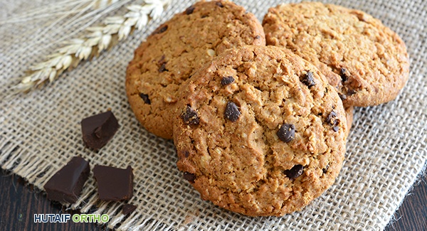 وجبة خفيفة غنية بالمكسرات ومضادات الأكسدة، جزء من نظام غذائي مضاد للالتهابات