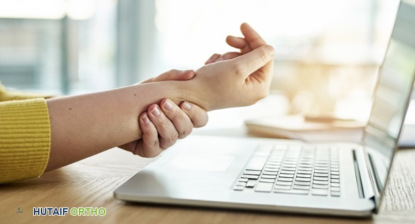 صورة توضيحية للنفق الرسغي في الرسغ