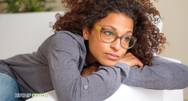 صحة طفلك العاطفية في مواجهة التهاب المفاصل اليفعي: دليلك الشامل من الأستاذ الدكتور محمد هطيف