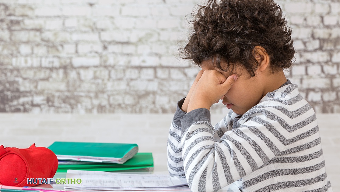 تمكين الأطفال: دليل شامل لدورهم في رعاية التهاب المفاصل اليفعي