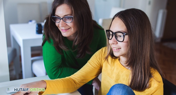 مساعدة طفلك على التعايش مع الأمراض المزمنة: دليل شامل لالتهاب المفاصل اليفعي ودعم الأسرة في صنعاء