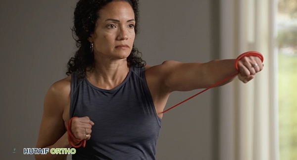 امرأة تمارس التمارين