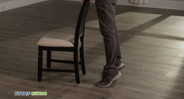 رجل يمارس التمارين