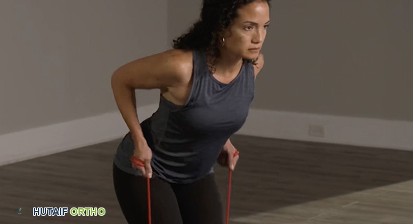 امرأة تمارس التمارين