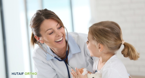 صورة توضيحية لـ زيارة طبيب الروماتيزم لأول مرة: دليلك الشامل للاستعداد والتشخيص في عيادة الأستاذ الدكتور محمد هطيف