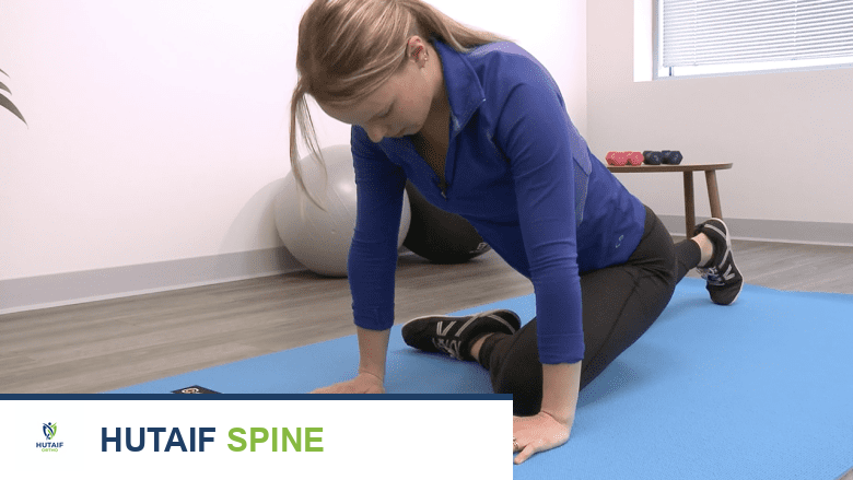 صورة توضيحية لـ تمارين وإطالات فعالة لتخفيف ألم عرق النسا الناتج عن متلازمة الكمثرى: دليلك الشامل مع الأستاذ الدكتور محمد هطيف