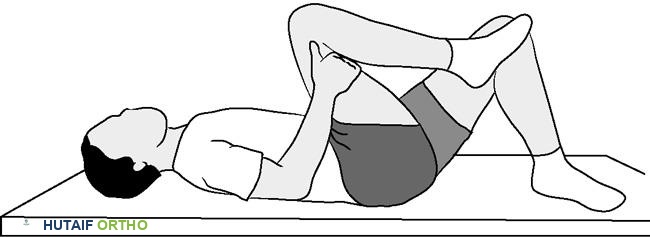 تمديد ركبة واحدة نحو الصدر