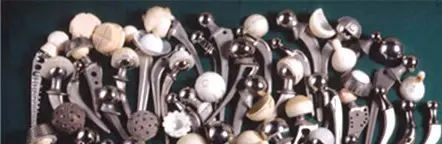 صورة توضيحية لـ متانة مفصل الورك الاصطناعي: دليل شامل من الأستاذ الدكتور محمد هطيف في صنعاء