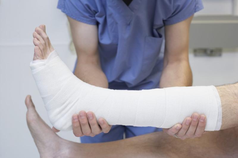 Innovative Approaches to Treating Fractures in Bones: Combining Traditional and Advanced Techniques for Optimal Results